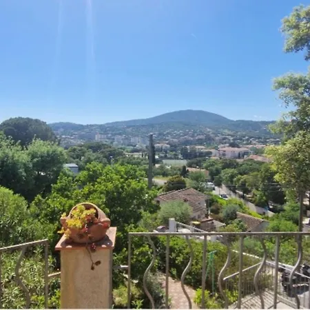 Daire With Garden In Sainte-Maxime