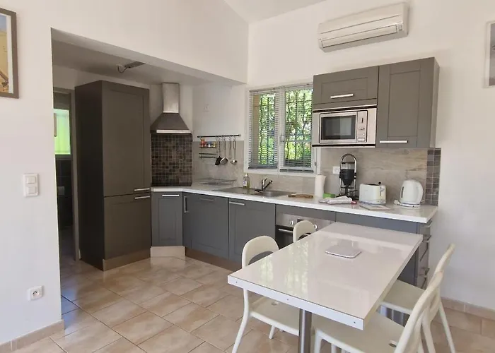 With Garden In Daire *