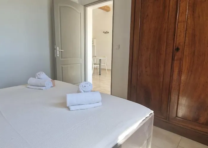 With Garden In Daire Sainte-Maxime