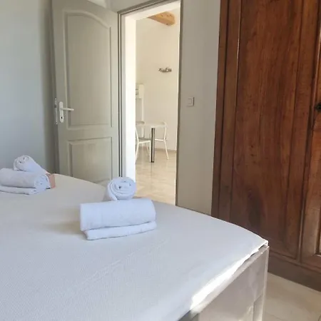 Apartamento With Garden In *