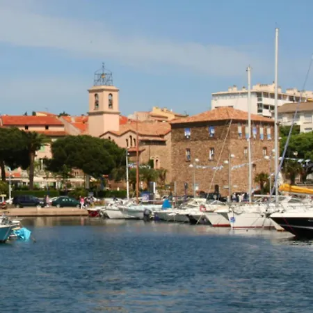 Apartment With Garden In Sainte-Maxime