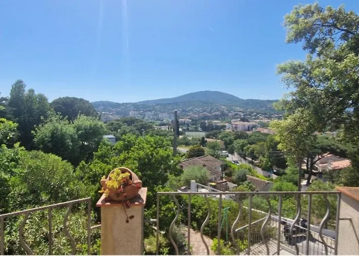 Apartment With Garden In Sainte-Maxime